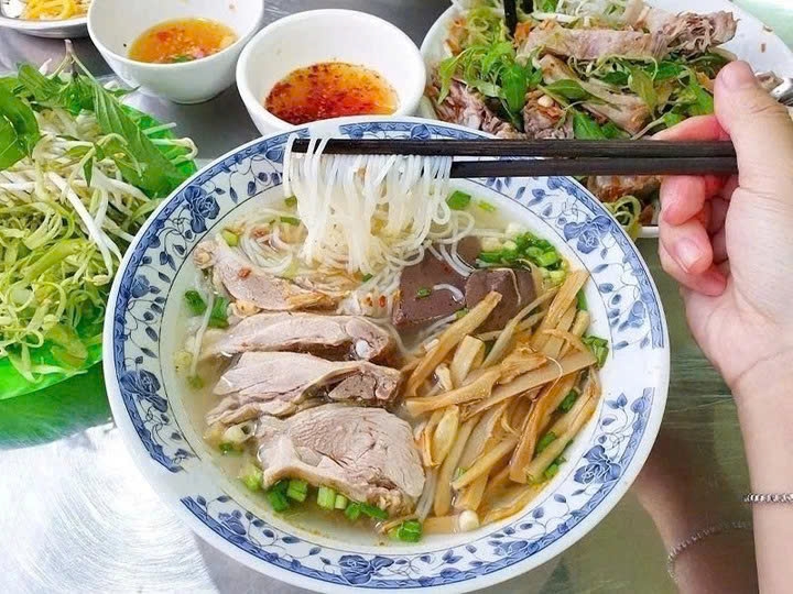 Three Vietnamese dishes ranked among world’s top 50 duck dishes by TasteAtlas